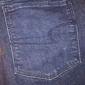 AMERICAN EAGLE JEANS